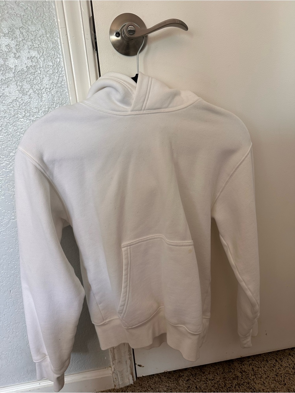 Aritiza White Hooded Sweatshirt - Classic Pullover Hoodie